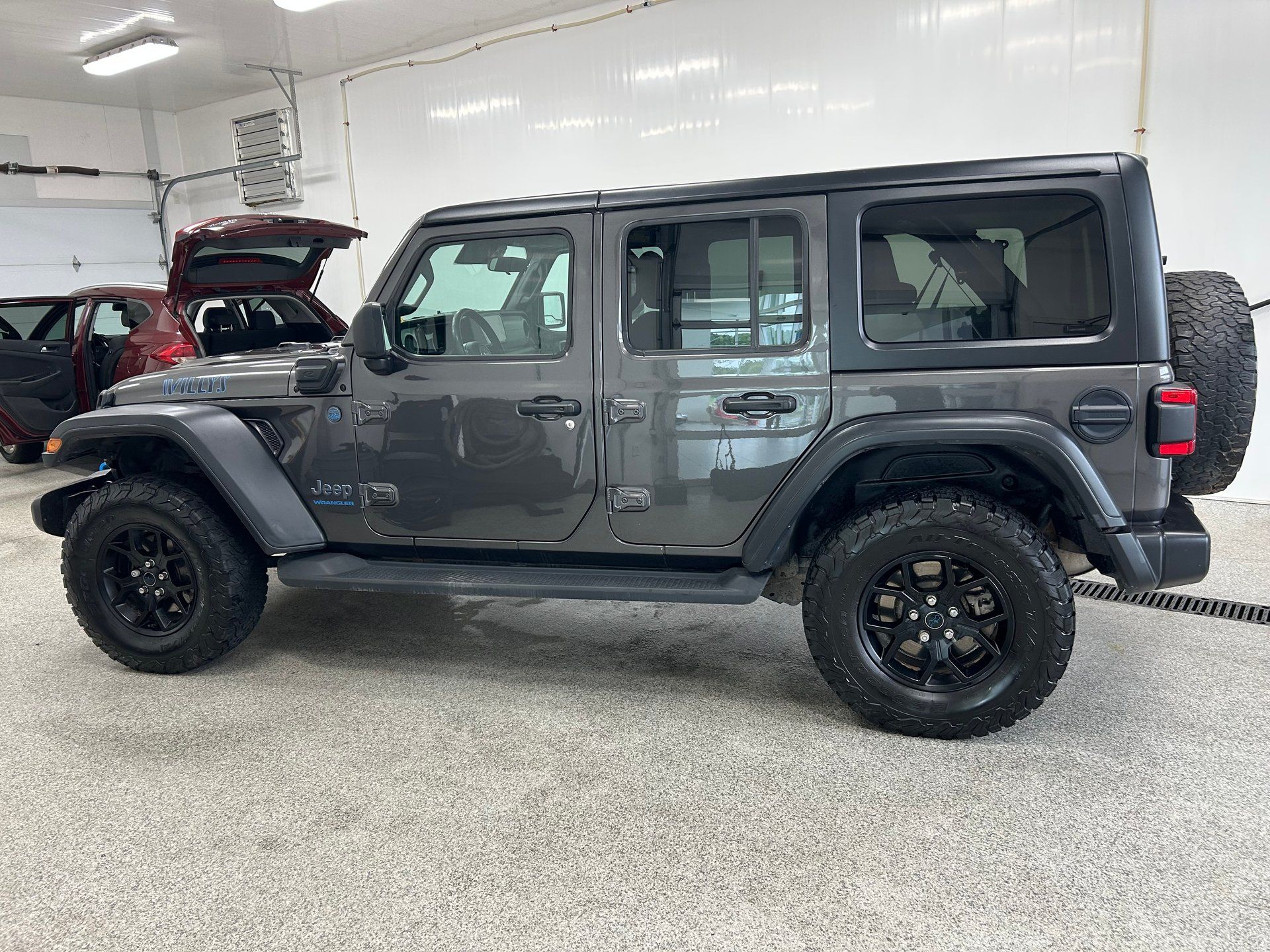 Jeep Wrangler 4xe 2024 - Thumbnail 3