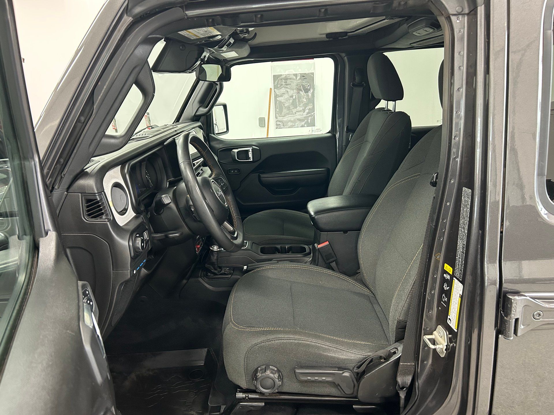 Jeep Wrangler 4xe 2024 - Thumbnail 9