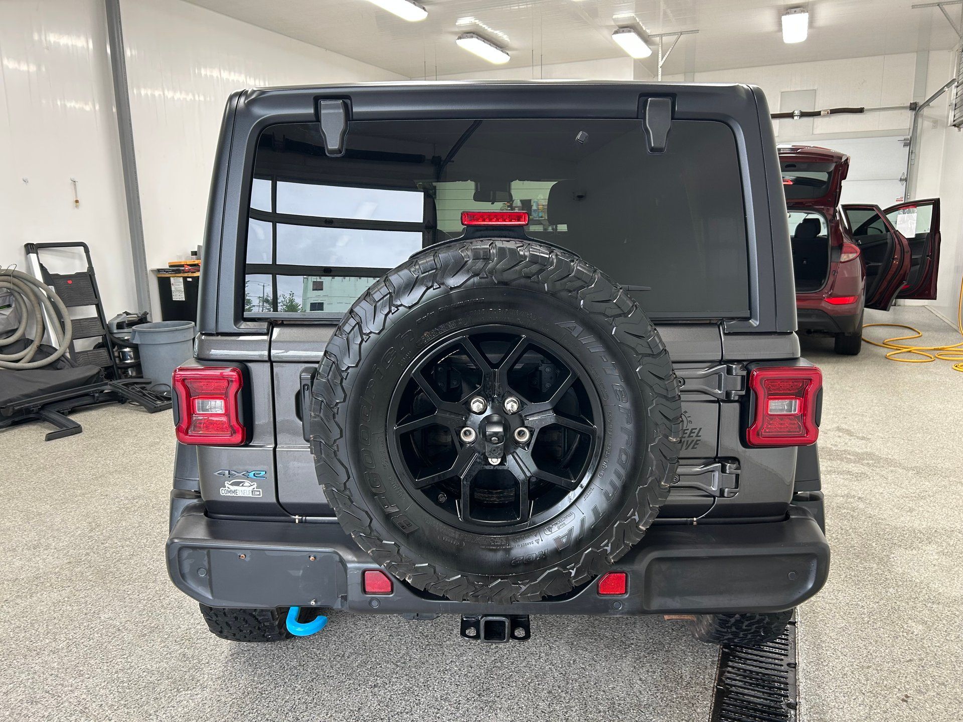 Jeep Wrangler 4xe 2024 - Thumbnail 5