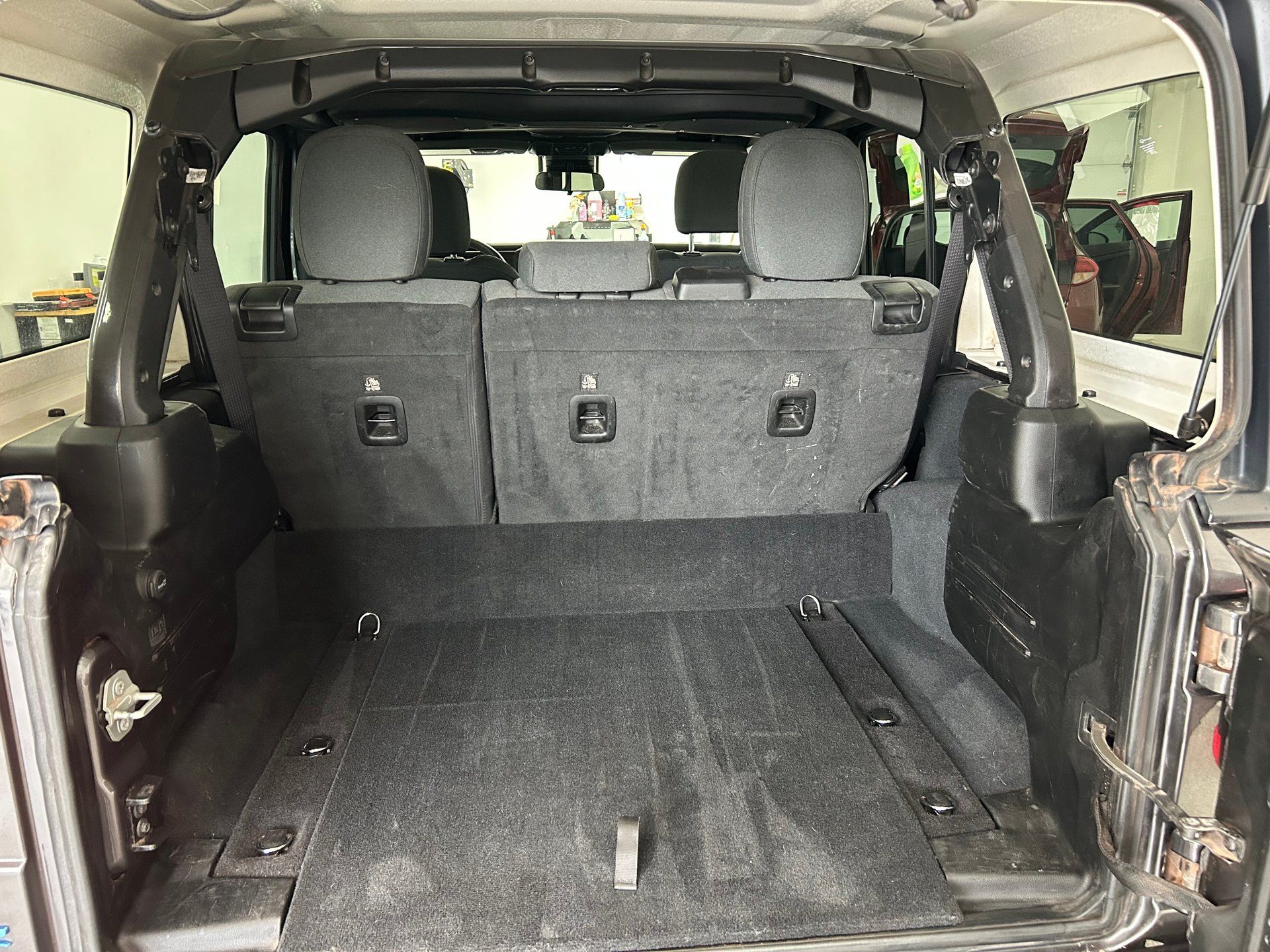 Jeep Wrangler 4xe 2024 - Thumbnail 16