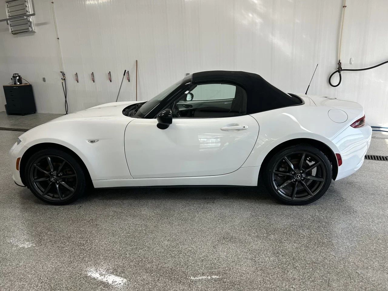Mazda MX-5 2017 - Thumbnail 2