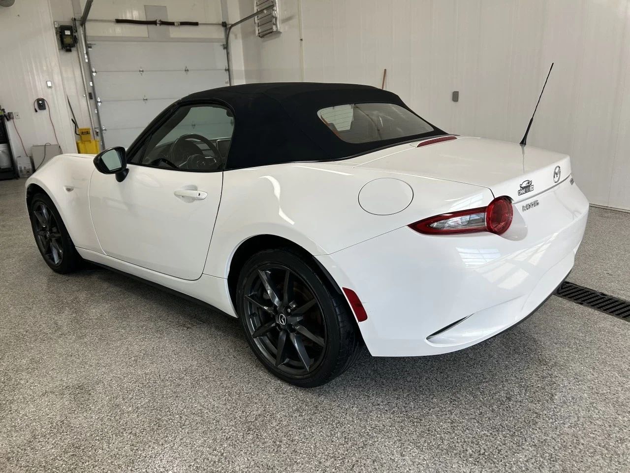 Mazda MX-5 2017 - Thumbnail 4