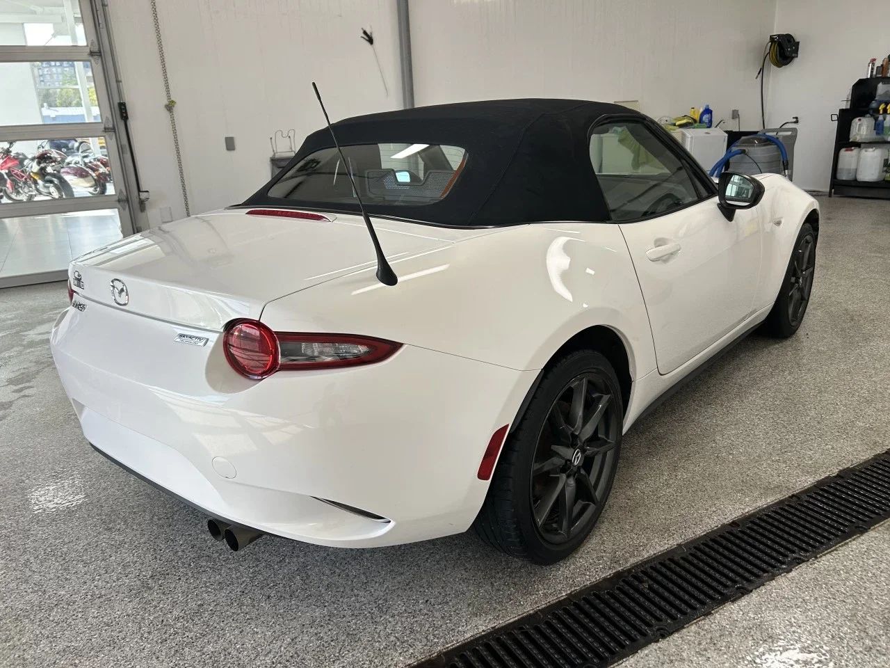 Mazda MX-5 2017 - Thumbnail 5