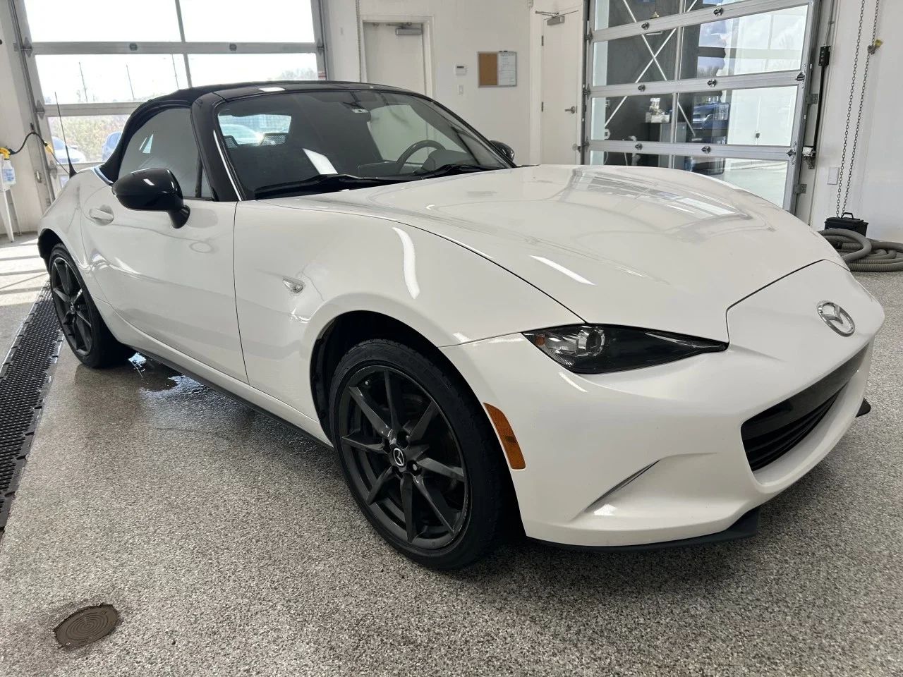 Mazda MX-5 2017 - Thumbnail 3