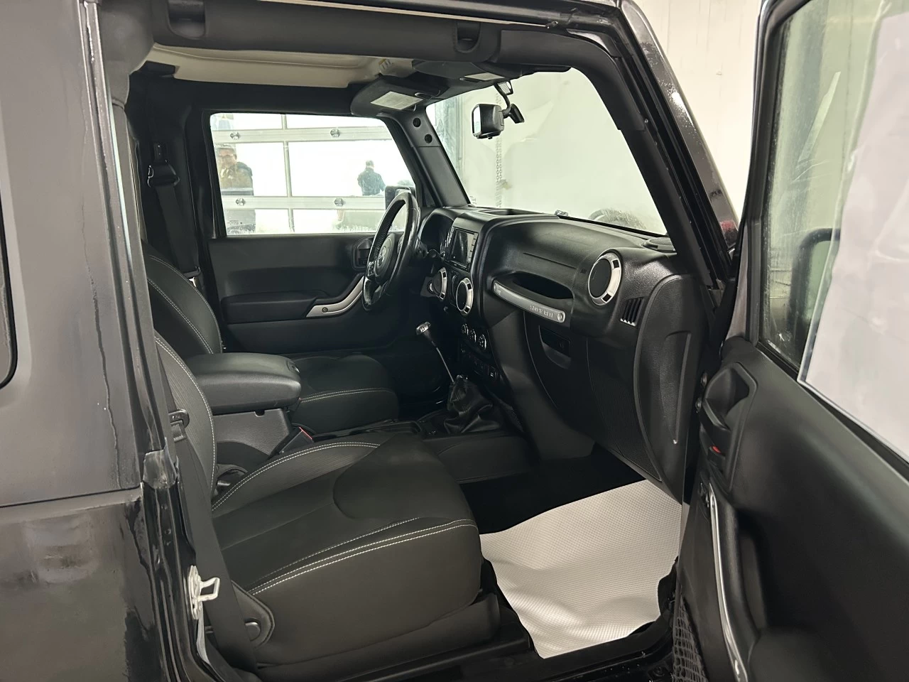 2015 Jeep Wrangler Sahara Image principale