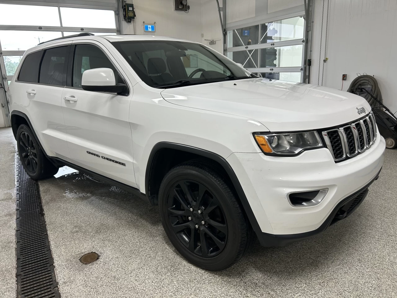 2018 Jeep Grand Cherokee Laredo Image principale