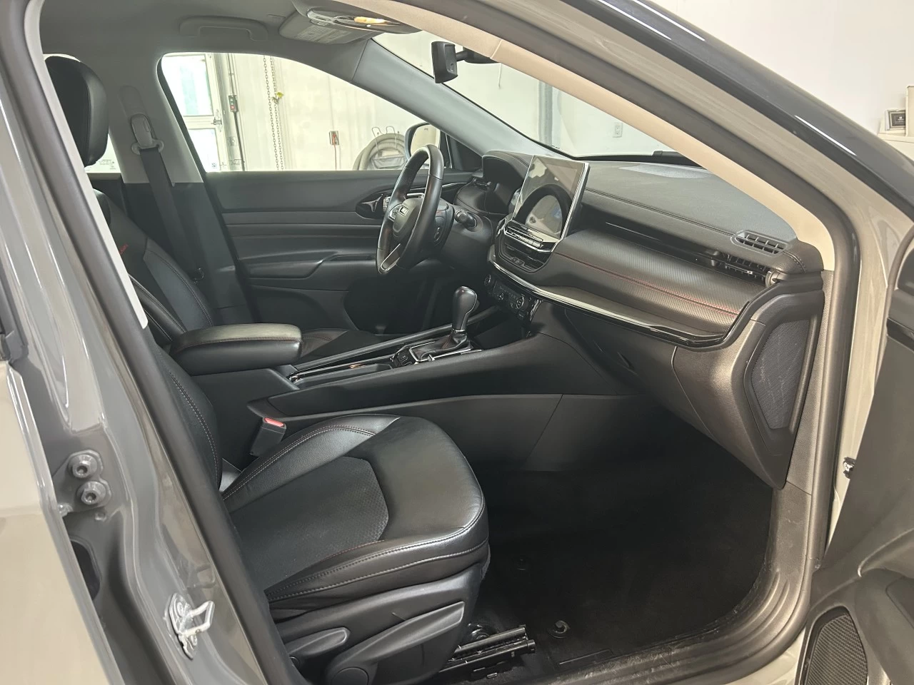 2022 Jeep Compass Trailhawk Main Image