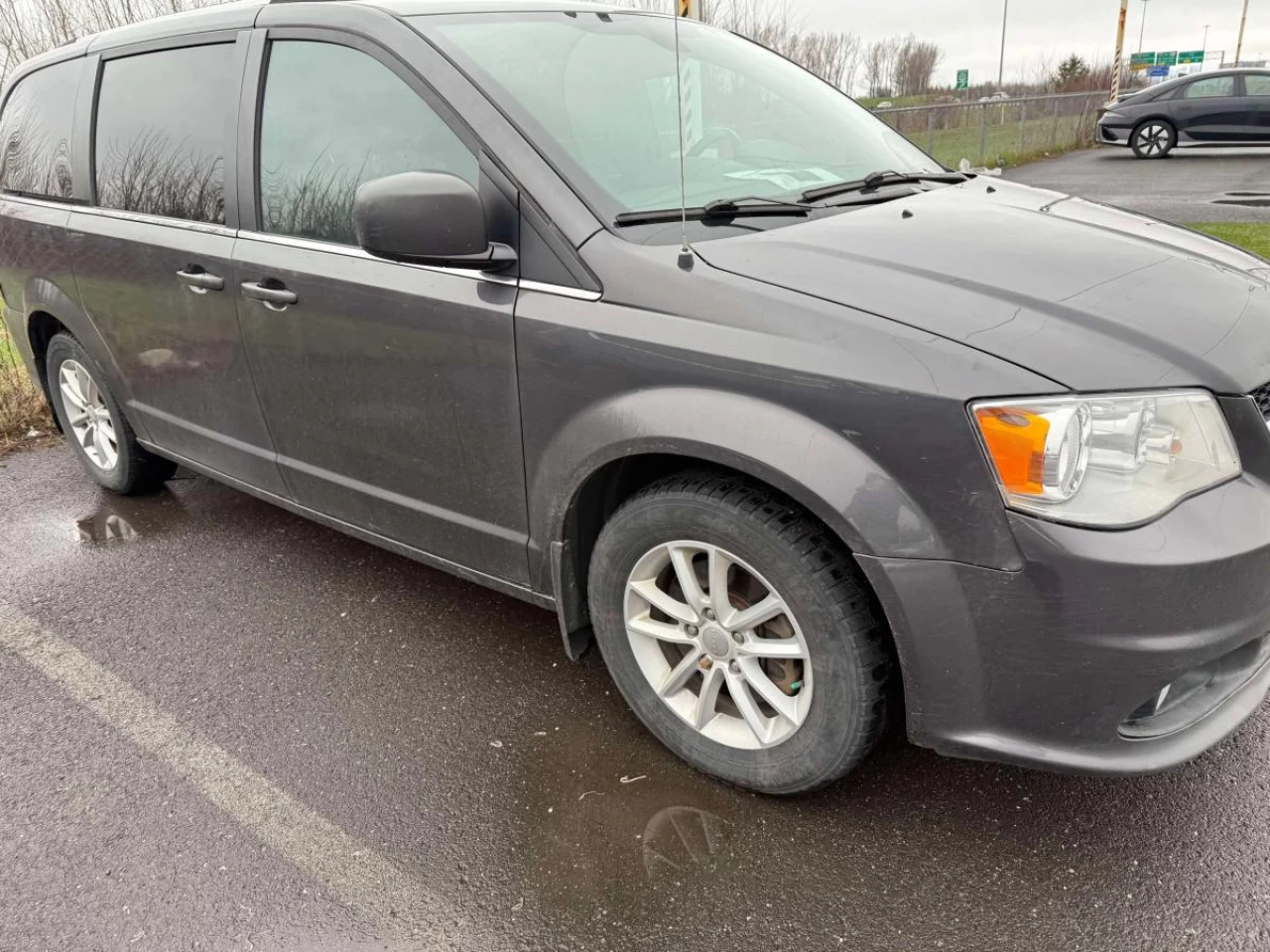 2020 Dodge Grand Caravan Premium Plus 2WD Main Image