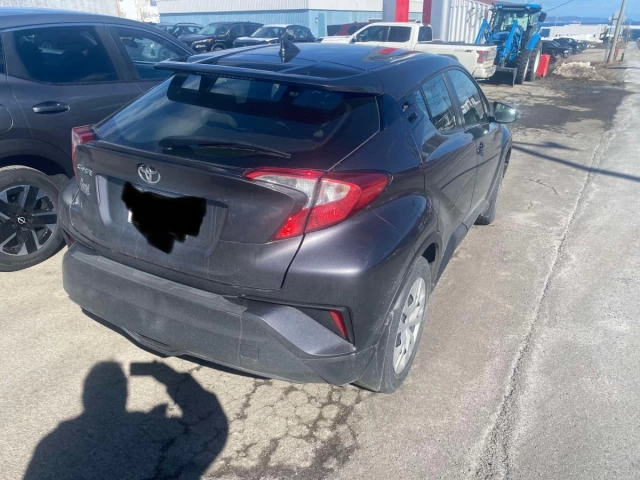 Toyota C-HR LE FWD 2021