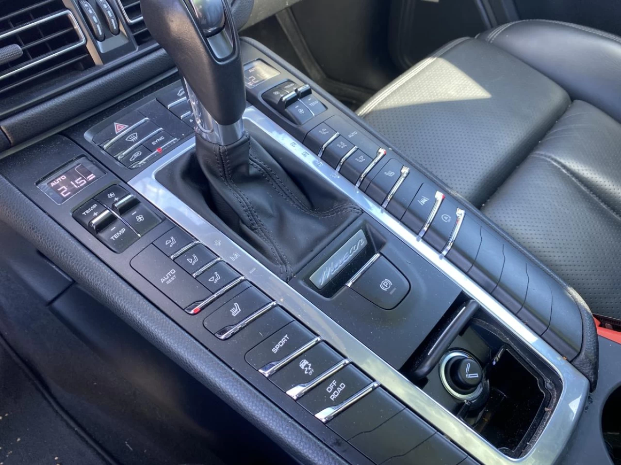 2021 Porsche Macan AWD Image principale