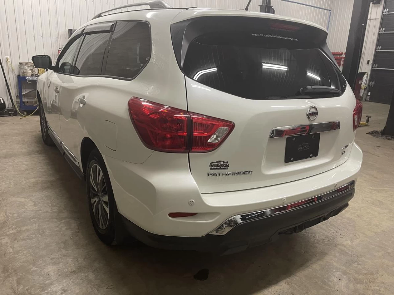 2017 Nissan Pathfinder 4WD 4dr SL Main Image