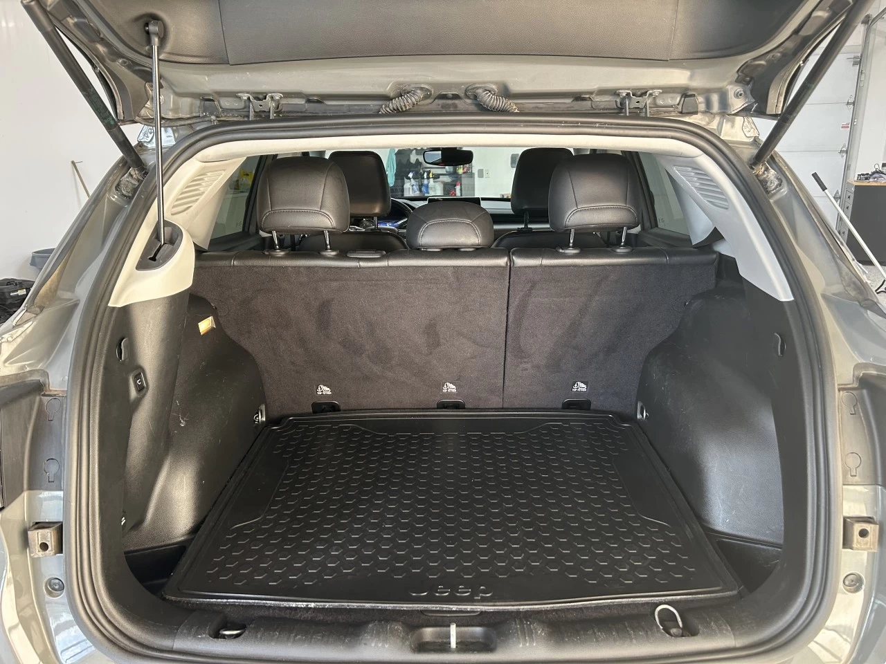 2022 Jeep Compass Trailhawk Main Image