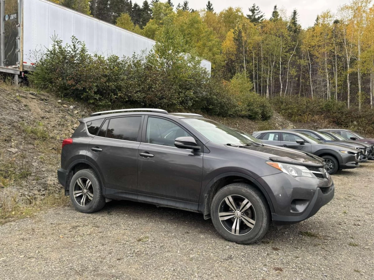 2015 Toyota RAV4 AWD 4dr LE Image principale