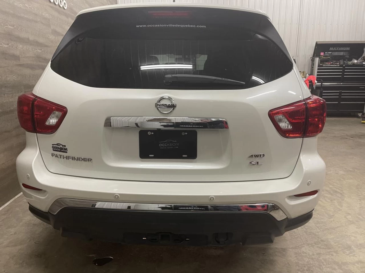 2017 Nissan Pathfinder 4WD 4dr SL Main Image