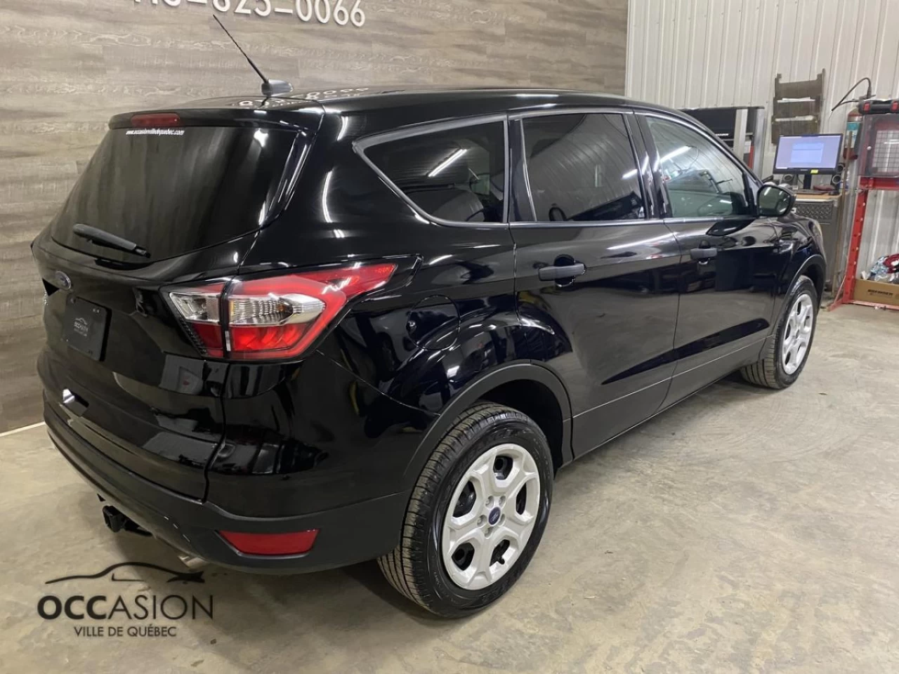 2017 Ford Escape 4WD 4dr S Image principale