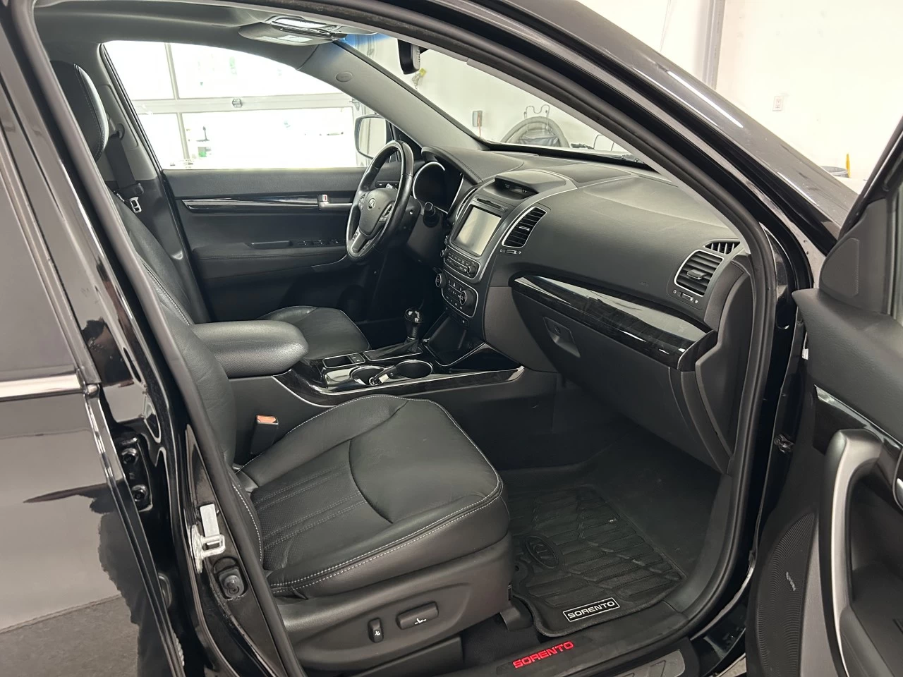 2014 Kia Sorento SX Main Image