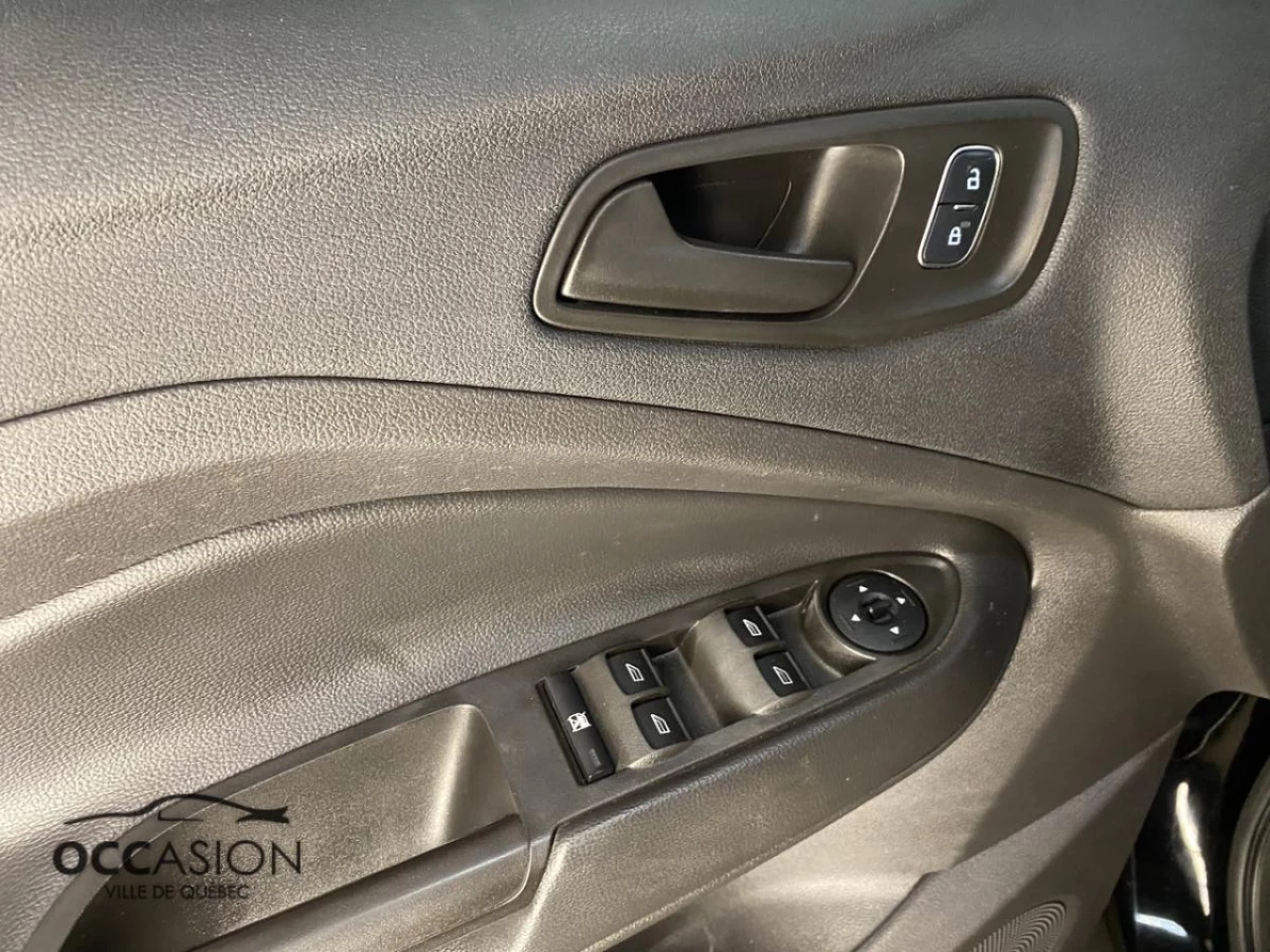 2017 Ford Escape 4WD 4dr S Image principale