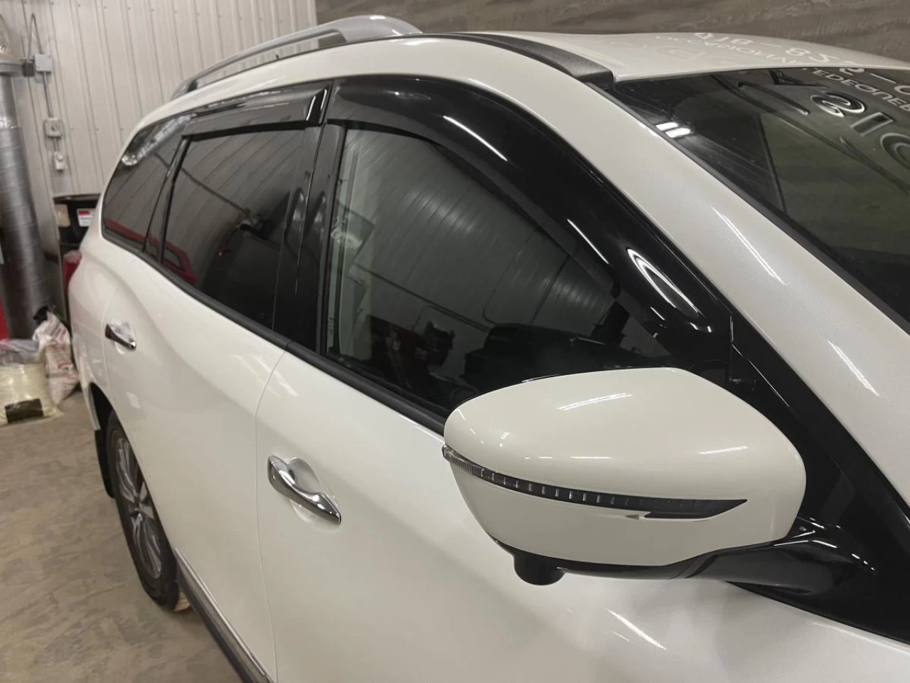2017 Nissan Pathfinder 4WD 4dr SL Main Image