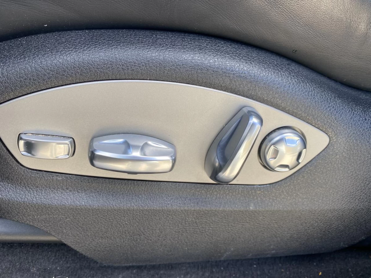 2021 Porsche Macan AWD Image principale