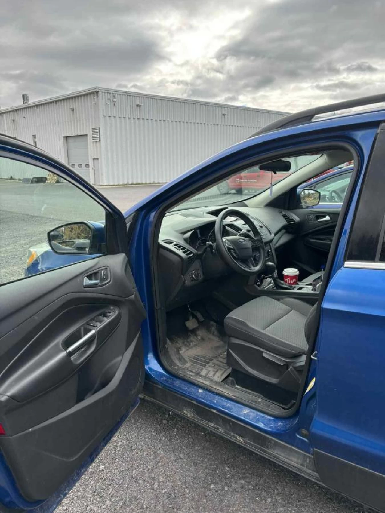 2017 Ford Escape 4WD 4dr SE Image principale