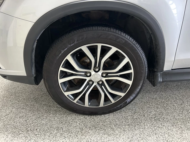 Mitsubishi RVR SE LTD 2018