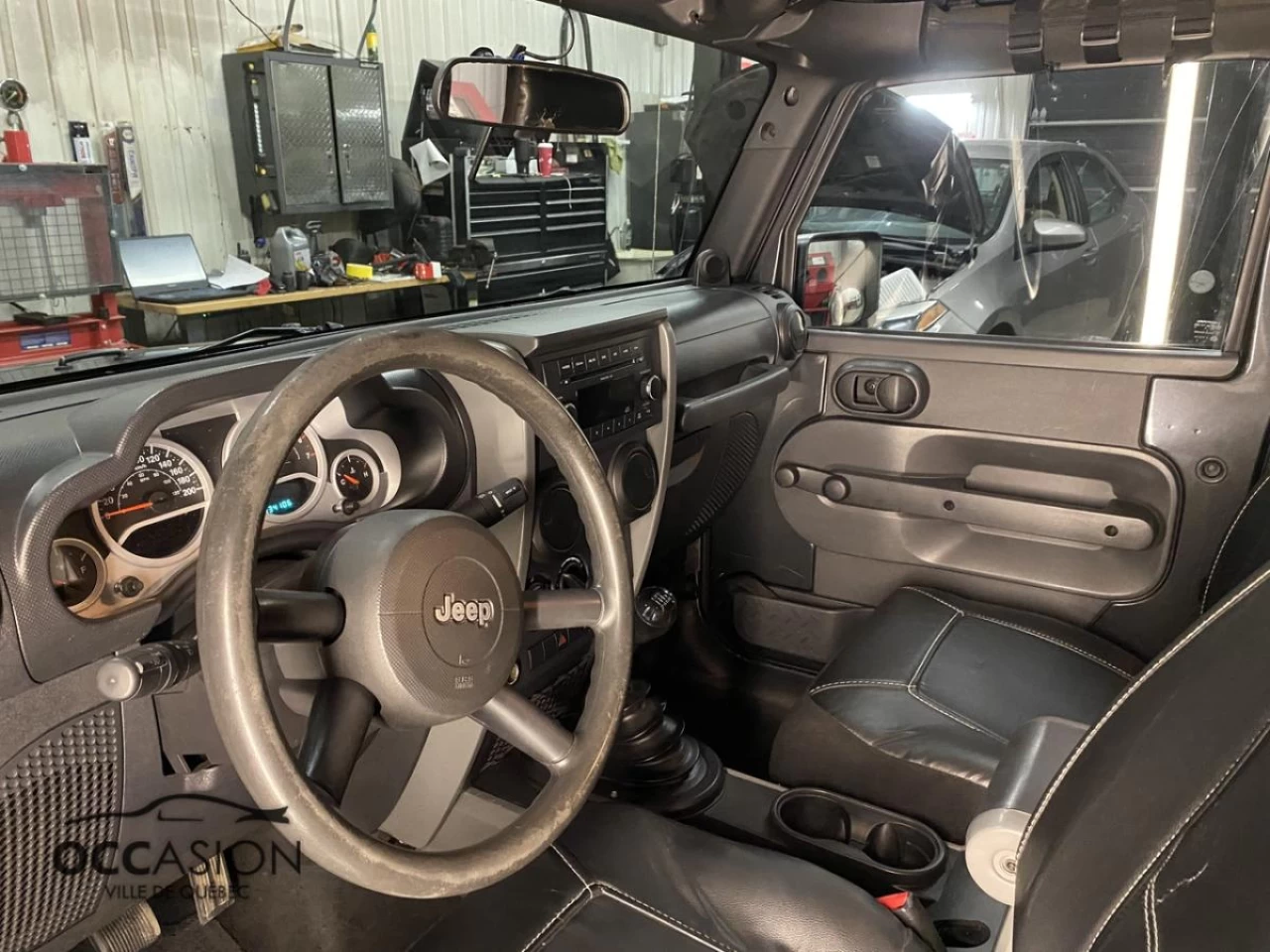 2010 Jeep Wrangler 4WD 2dr Sport Image principale