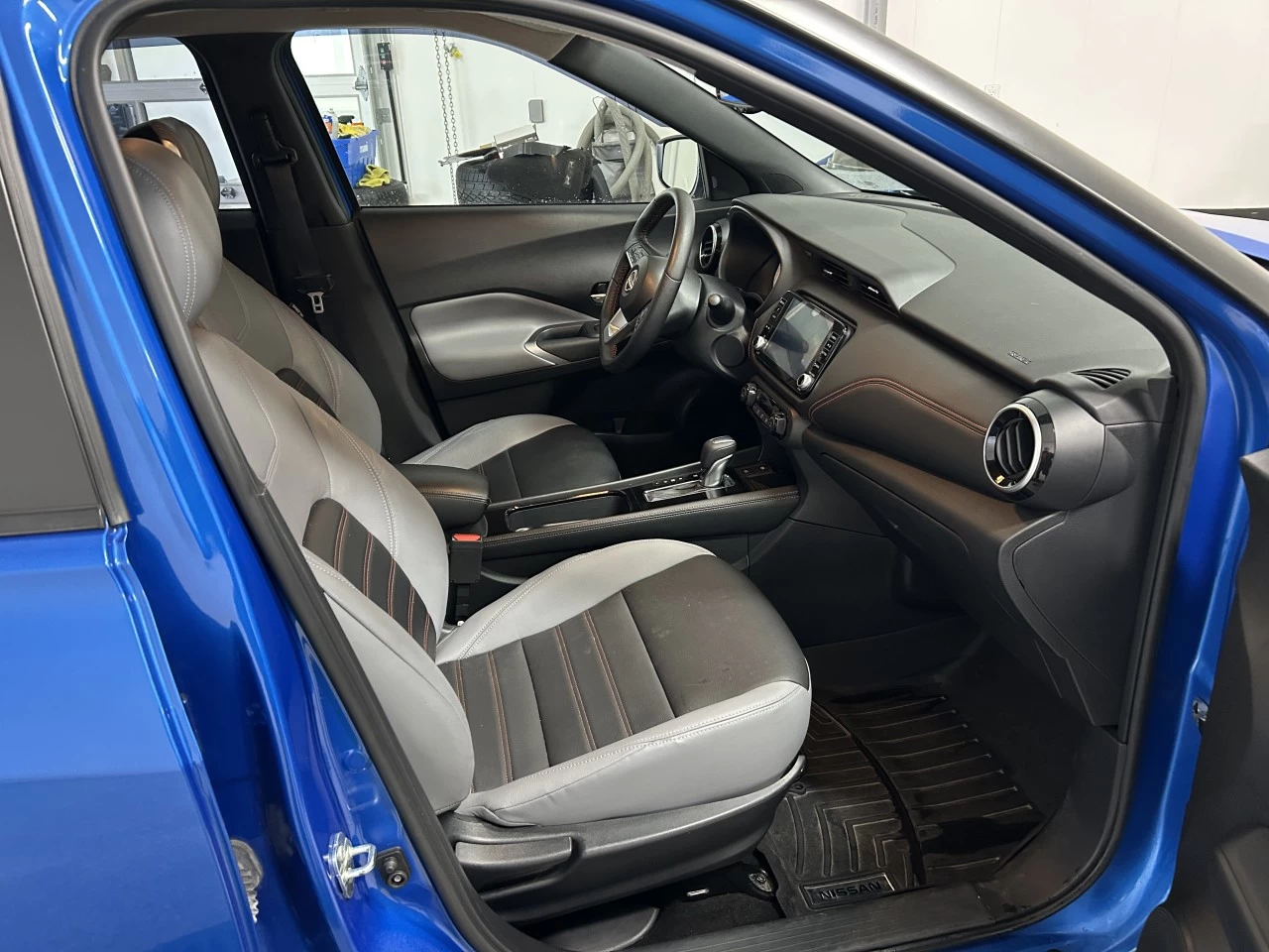 2022 Nissan Kicks SR Image principale