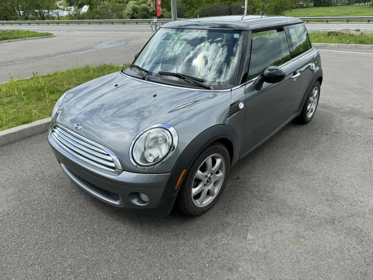 2010 Mini Cooper 2dr Cpe Image principale