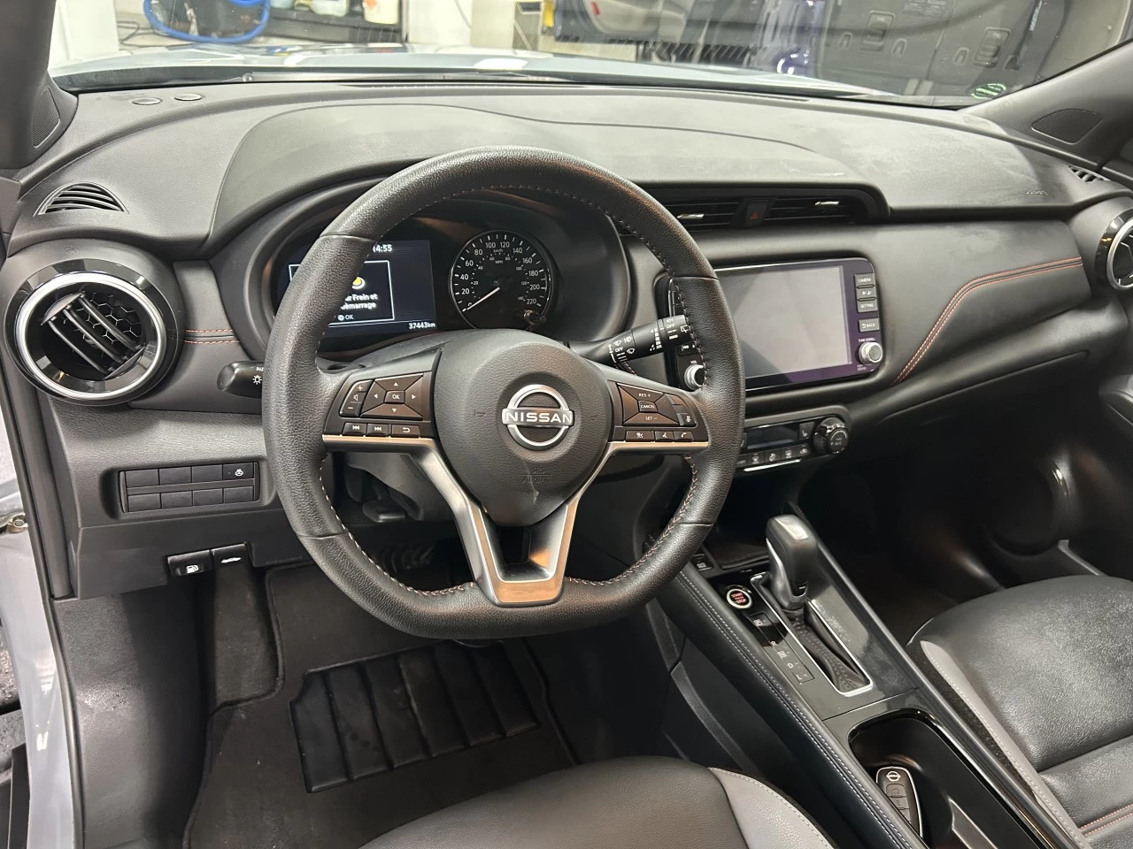 2023 Nissan Kicks SR Image principale