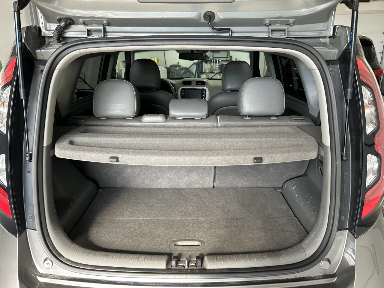 2016 Kia Soul EV Luxury Main Image