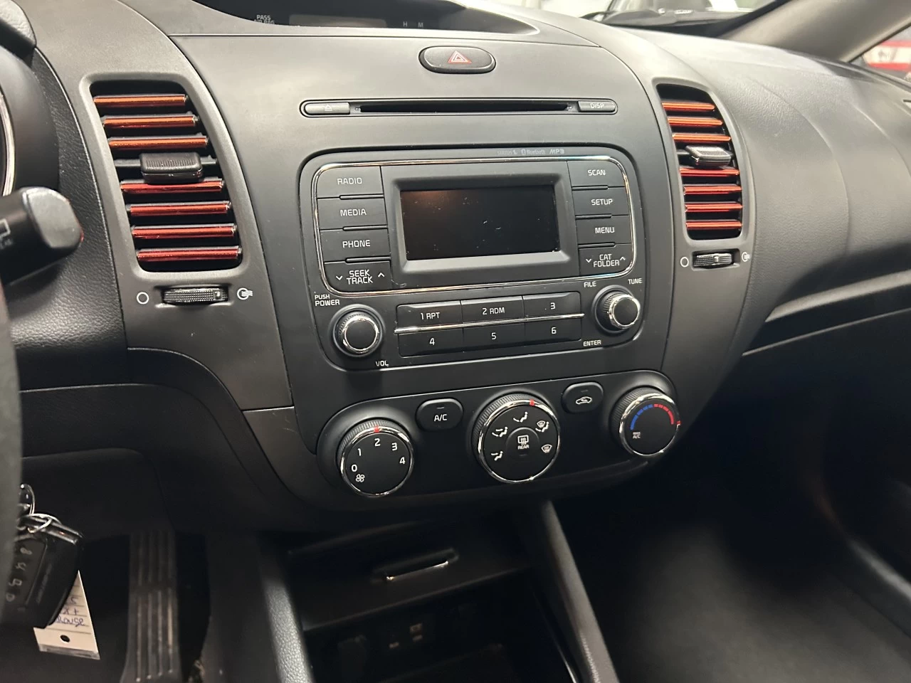 2016 Kia 5 portes Forte LX+ Main Image
