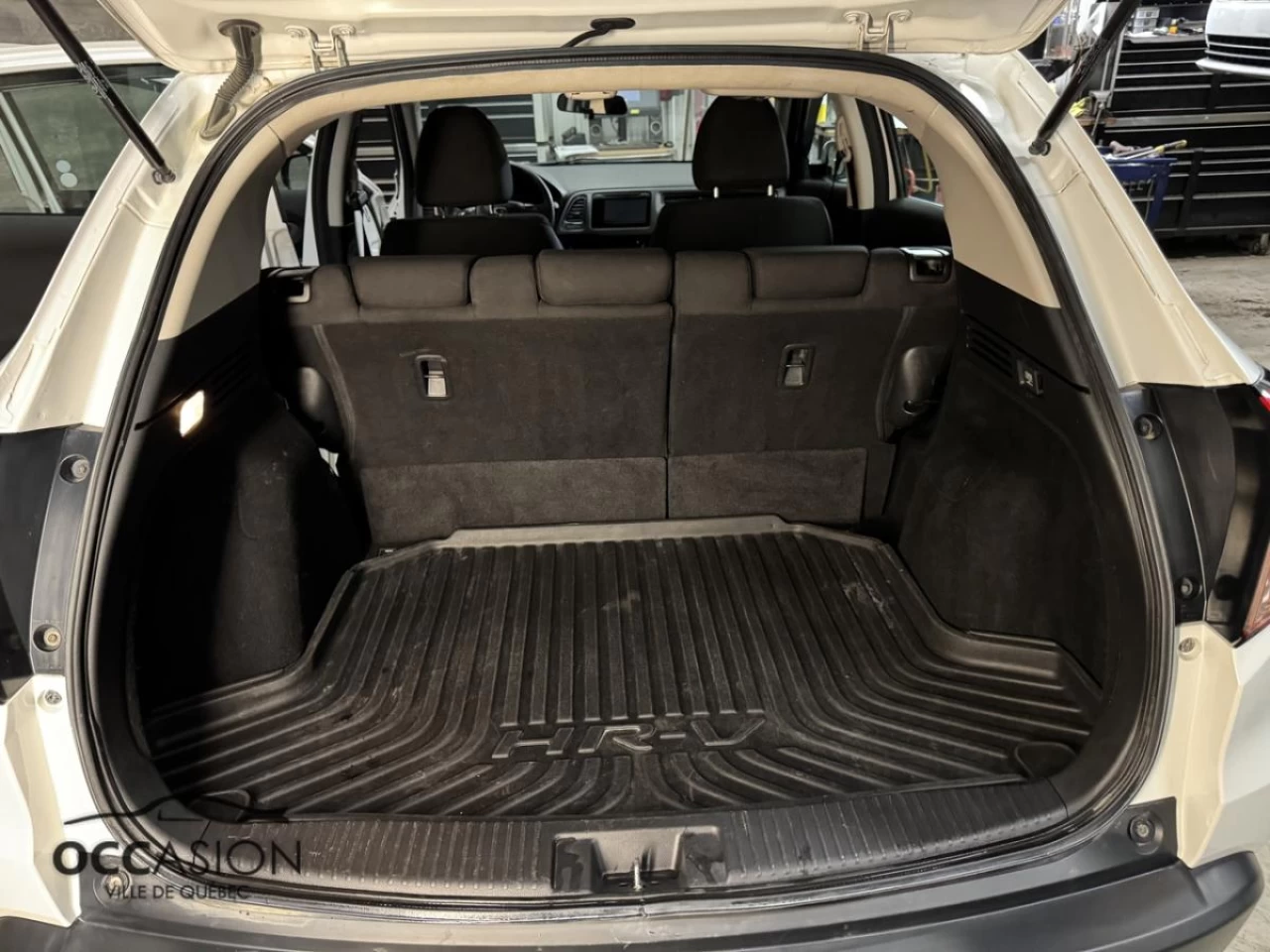 2017 Honda HR-V 4WD LX CVT Main Image