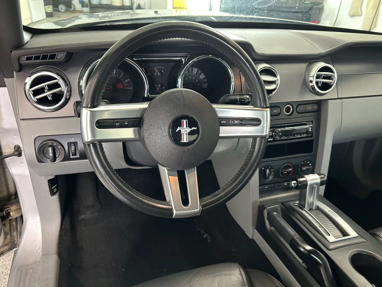 2007 Ford Mustang 2dr Conv Image principale