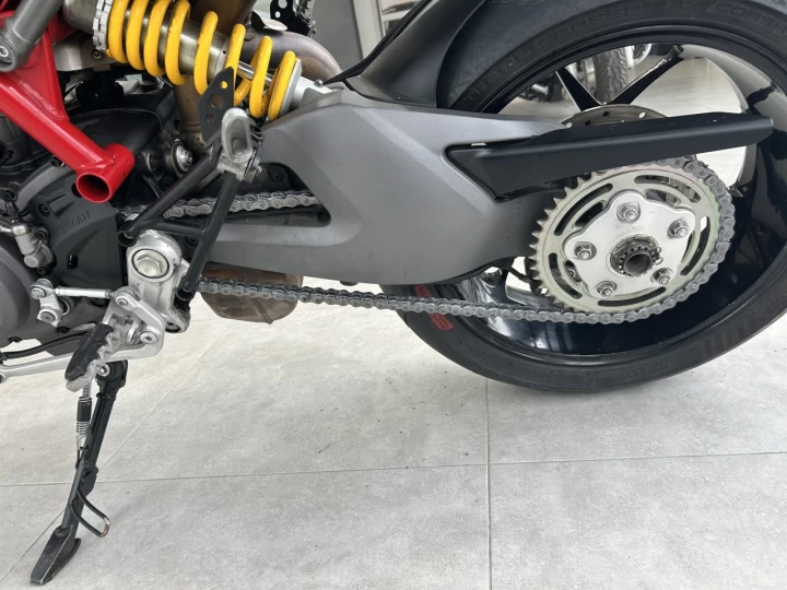 2022 Ducati Hypermotard 950 SUPER RED