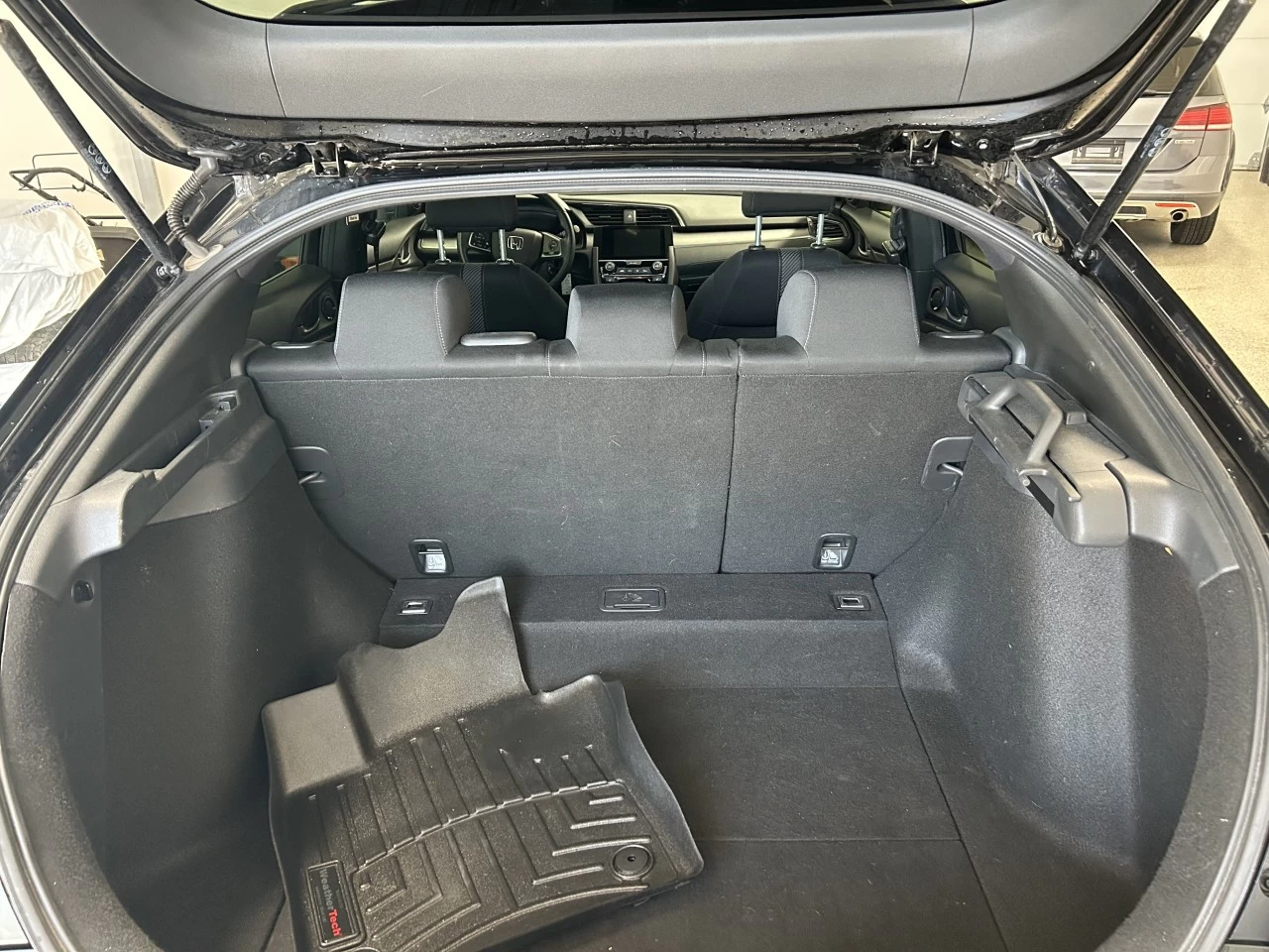 2017 Honda Civic Hayon LX Main Image