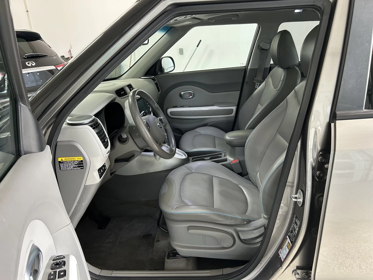 2016 Kia Soul EV Luxury Main Image