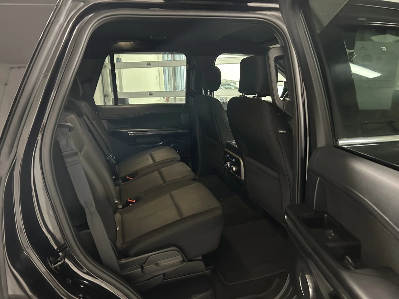 2020 Ford Expedition XLT Main Image