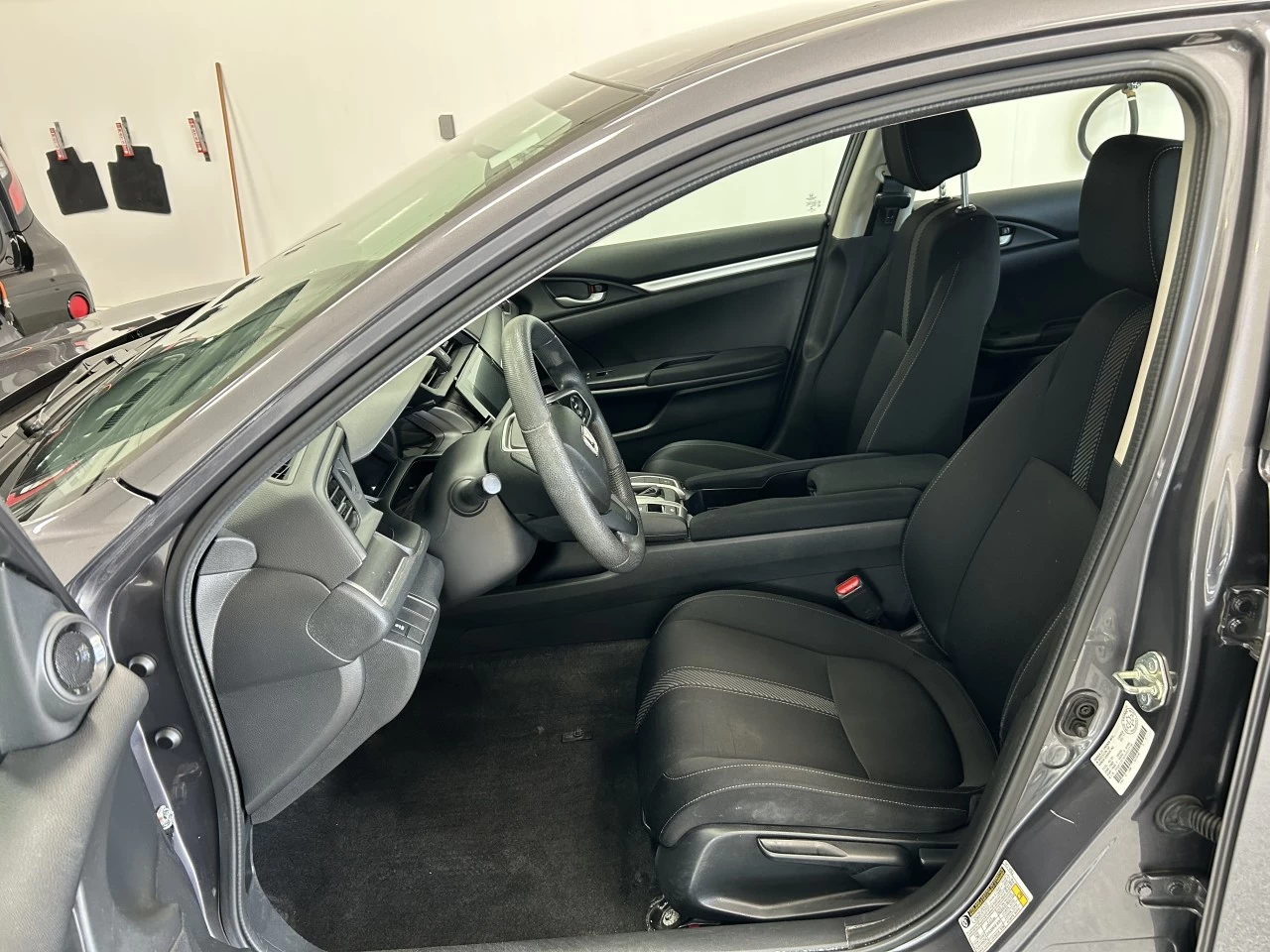 2017 Honda Civic Berline LX Image principale
