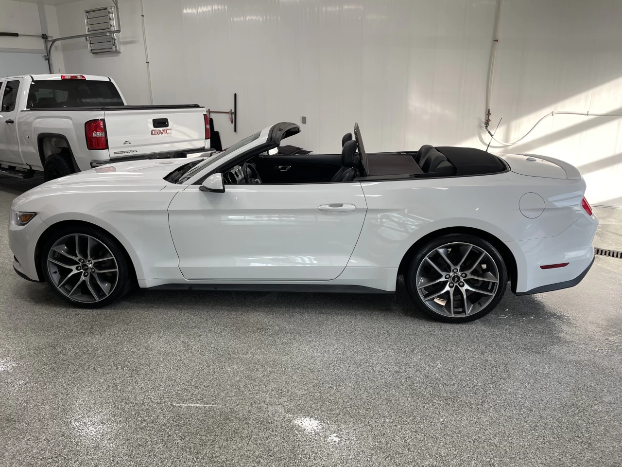 2015 Ford Mustang EcoBoost Premium Image principale