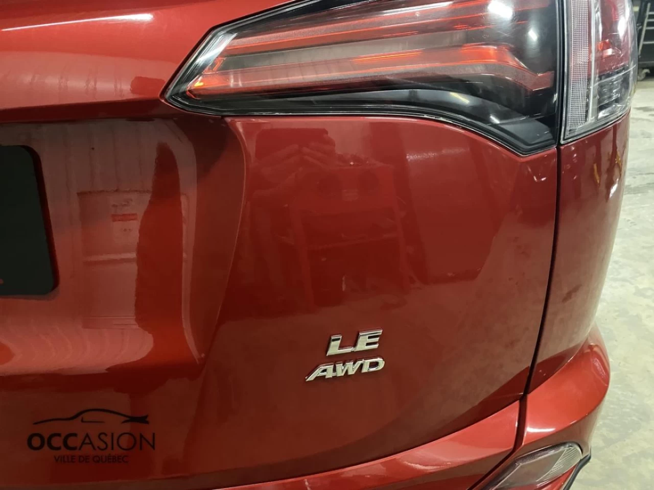 2017 Toyota RAV4 AWD 4dr LE Image principale