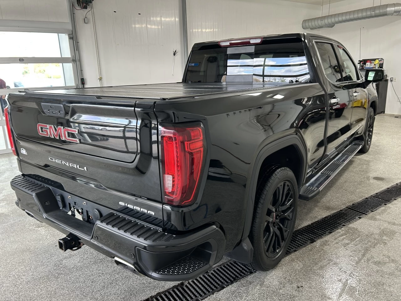 2021 GMC Sierra 1500 Denali Main Image
