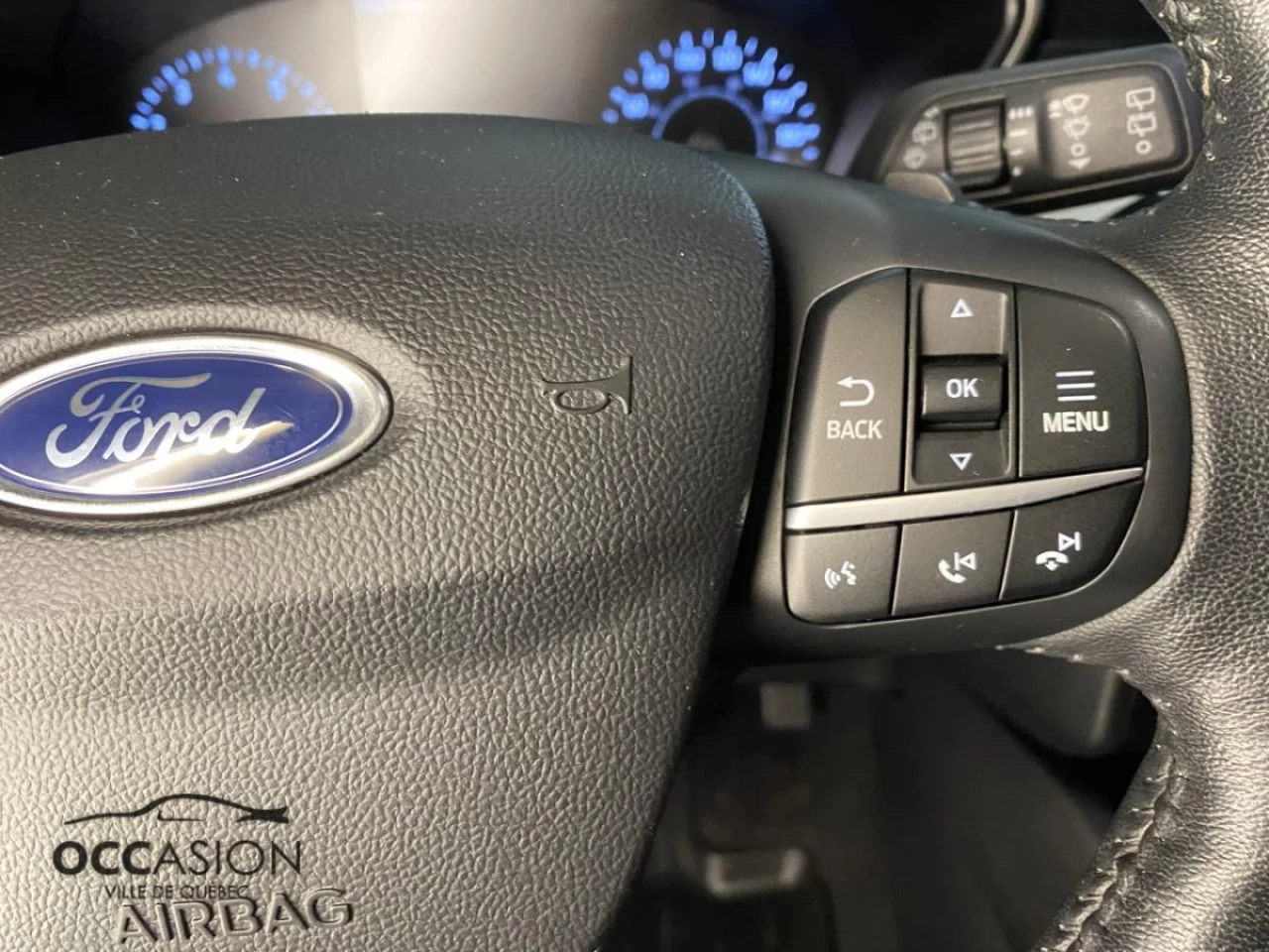 2020 Ford Escape SEL AWD Image principale