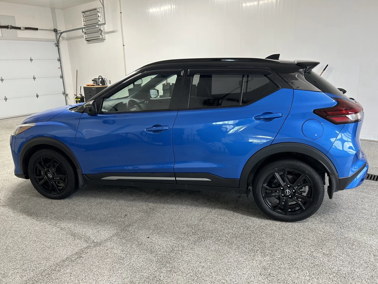 2022 Nissan Kicks SR Image principale