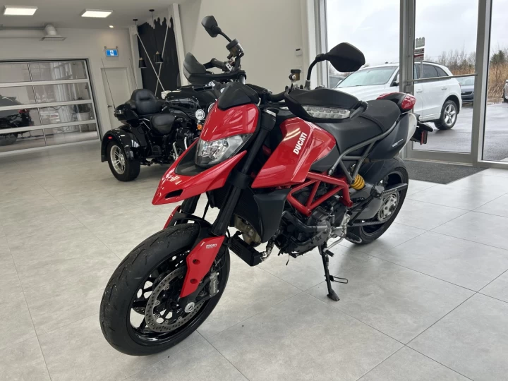 2022 Ducati Hypermotard 950 SUPER RED
