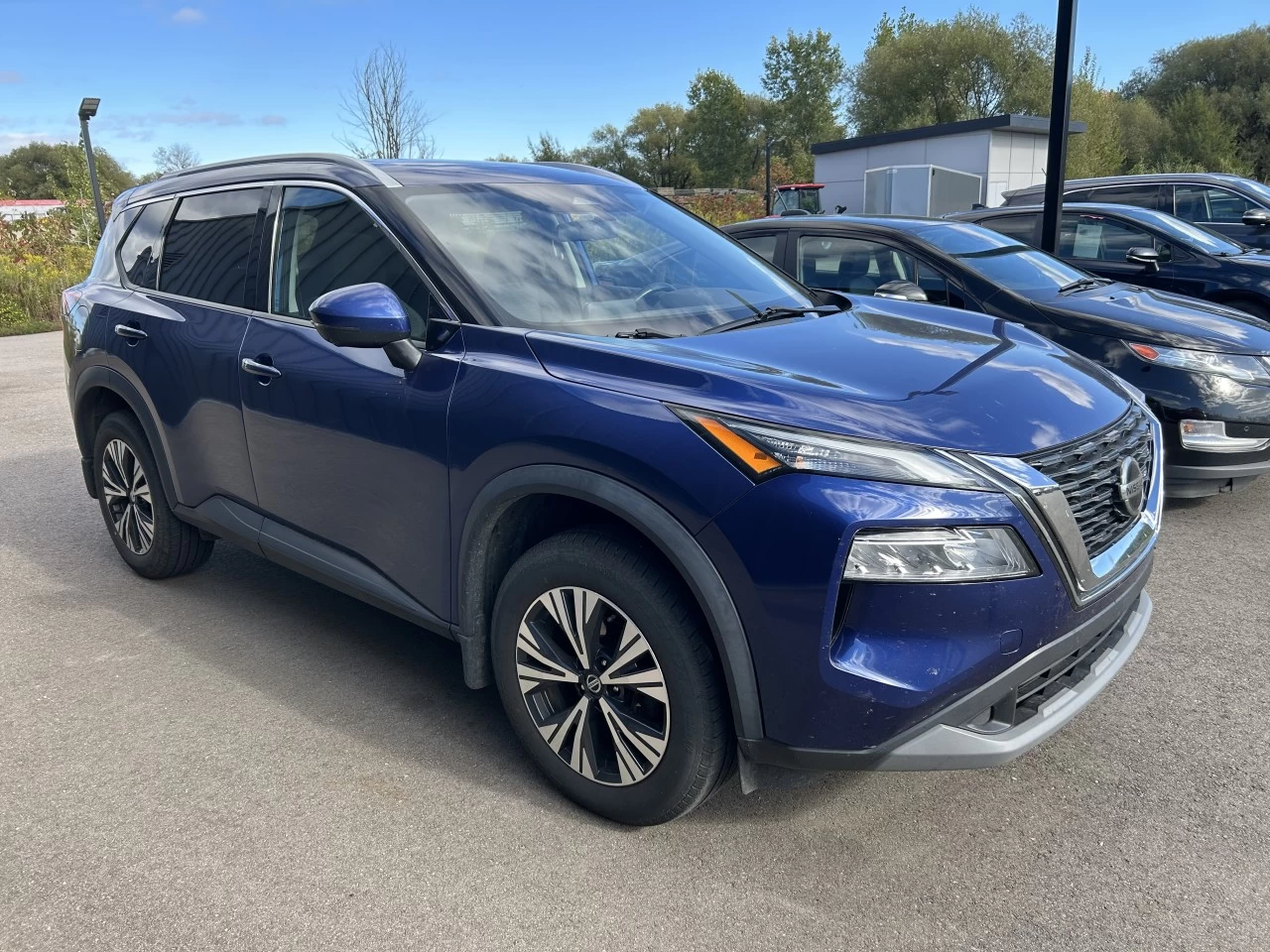 2021 Nissan Rogue SV Image principale