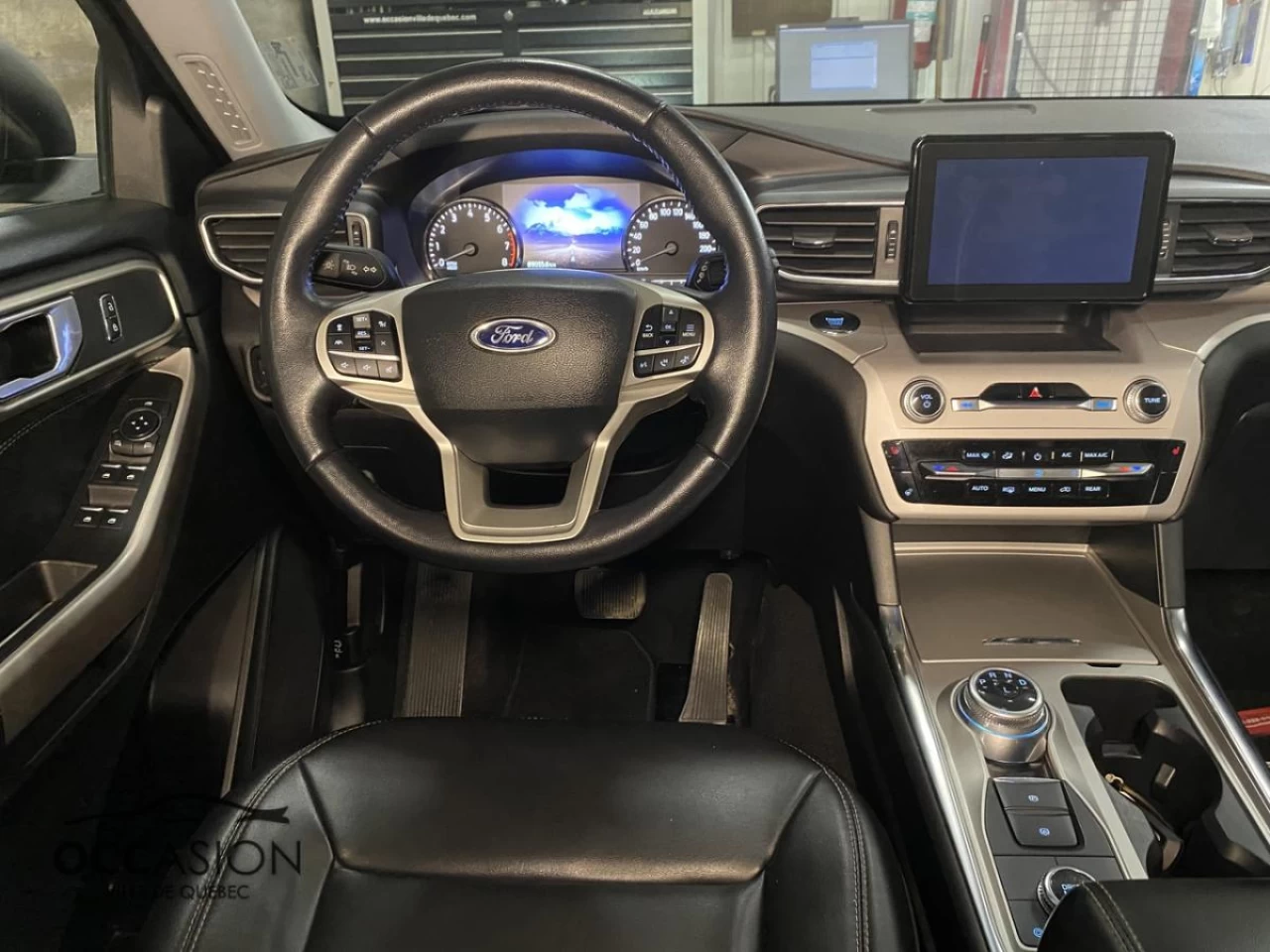 2023 Ford Explorer XLT 4WD Image principale
