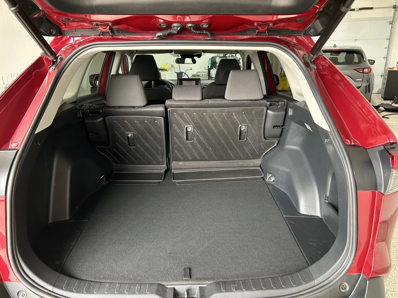 2020 Toyota RAV4 XLE Image principale