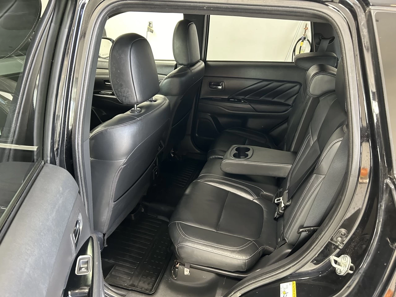 2020 Mitsubishi Outlander PHEV GT Main Image