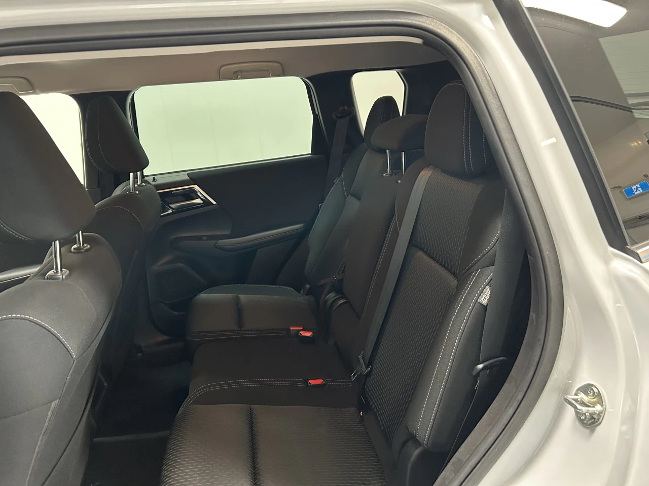 2023 Mitsubishi Outlander ES Image principale