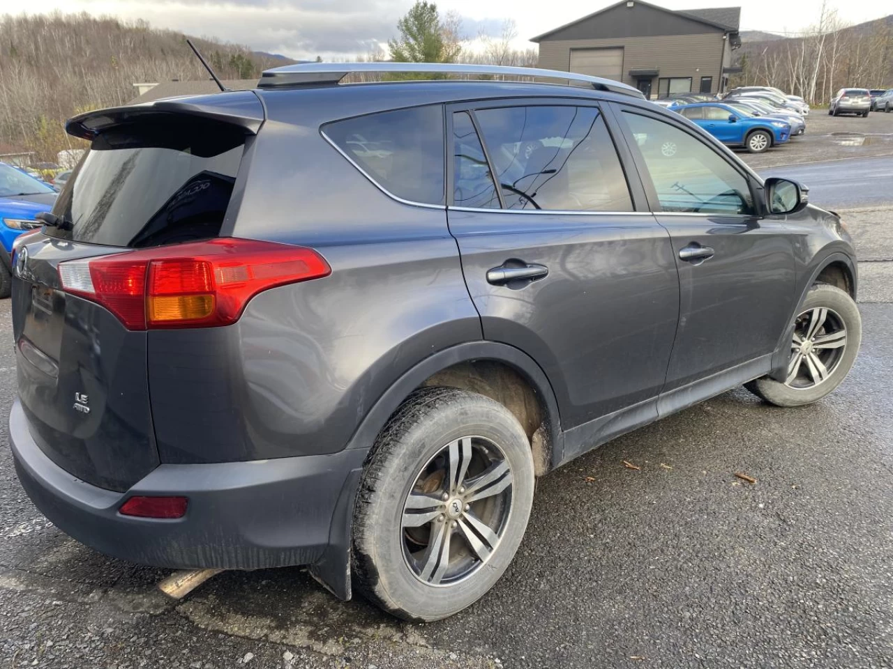 2015 Toyota RAV4 AWD 4dr LE Main Image